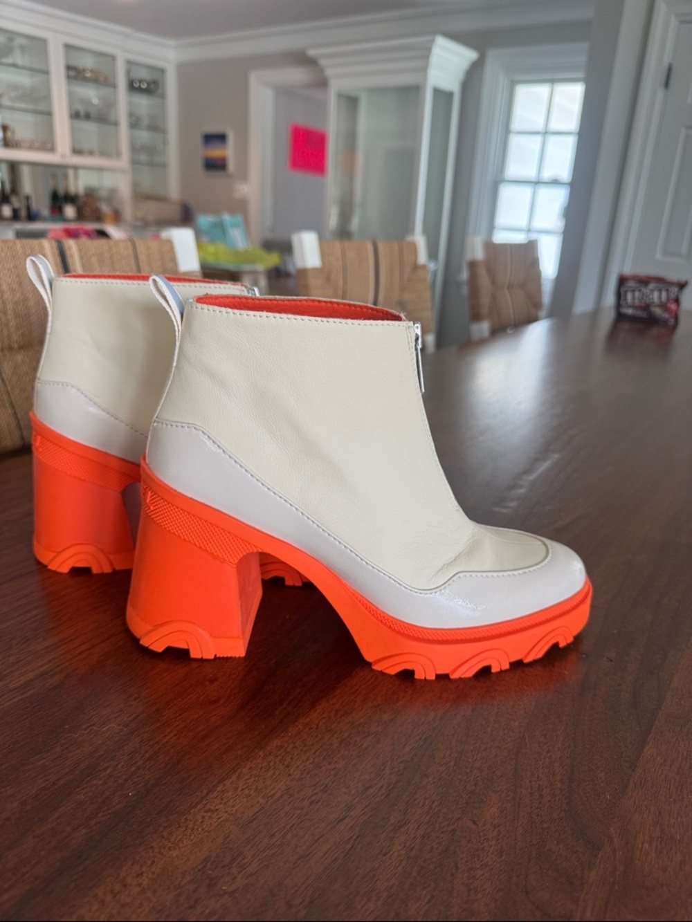 Sorel White Leather Ankle Boots with Bright Orange Chunky Sole